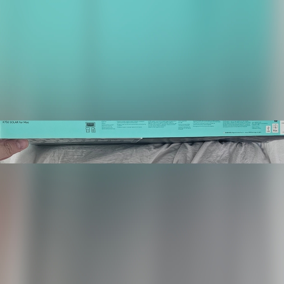 K750 SOLAR Keyboard for Mac - Picture 2 of 3